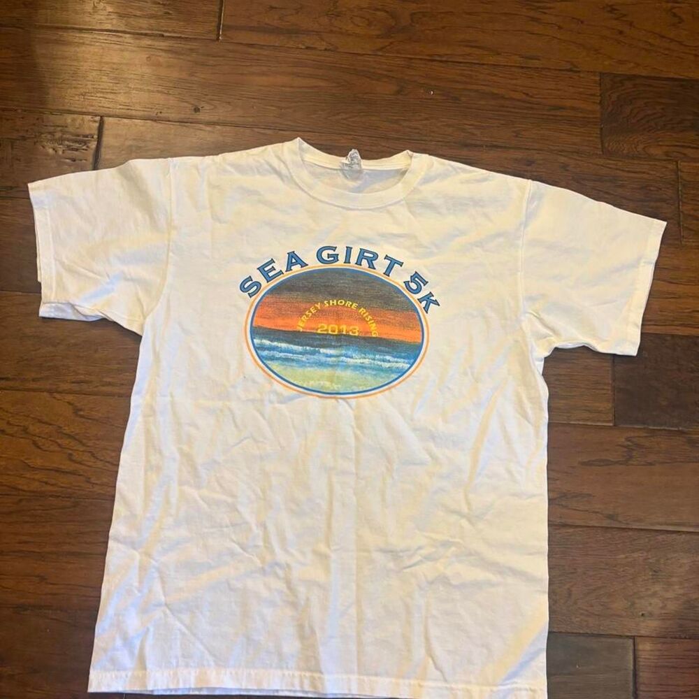 Gildan Men's White T-shirt